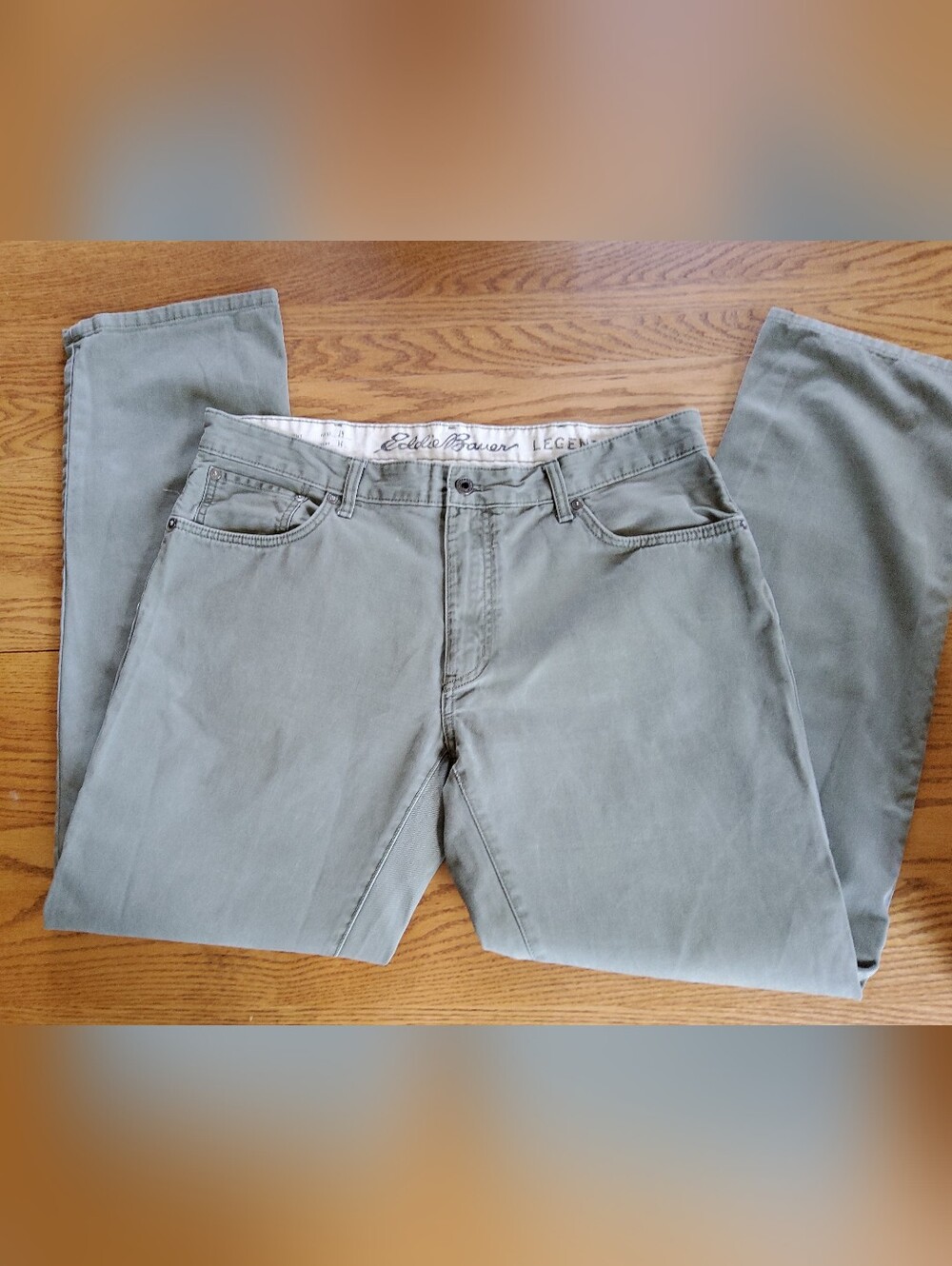 P32 Eddie Bauer Legendwash Light Sage Cotton Mens straight leg Casual Pants